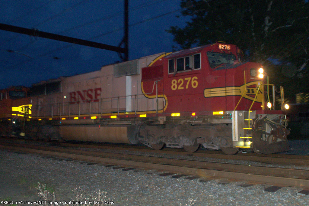 BNSF SD75I 8276 leads K040-04